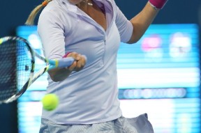 开云体育-包含阿扎伦卡在中国队比赛中绝杀，势不可挡引发热议！的词条