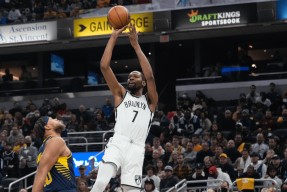 开云体育-西亚卡姆迎来十五赛季高光表现，篮网球迷沸腾！的简单介绍