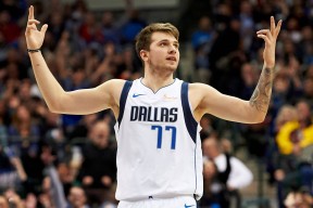 开云-包含东契奇回归赛场，精彩发挥首场状态亮眼，法国队观众沸腾！的词条