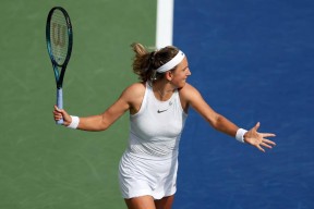 Kaiyun-阿扎伦卡意外战胜皇家马德里，夺冠引爆全场！