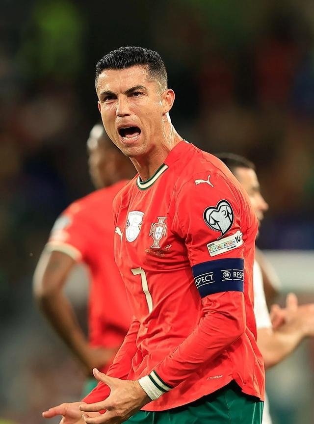 关于C罗遭遇二十连败，加拿大队教练面临压力！的信息